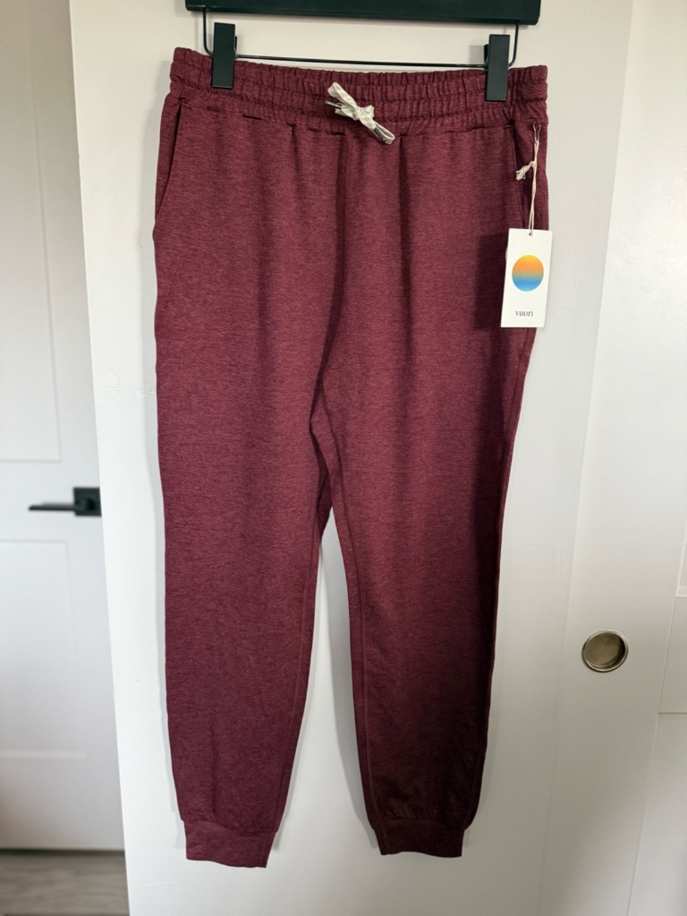 NWT Vuori Performance Jogger Long Size Small